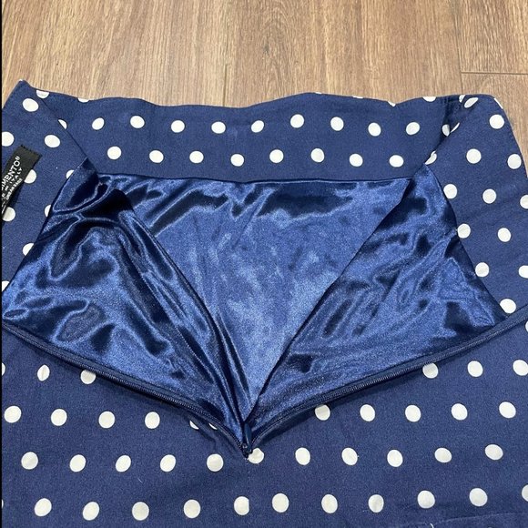 Brand new, High quality, polka dot skirt, size s, with silk lining - Picture 4 of 5